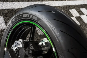 Band (rubber) Pirelli Diablo Rosso III 240/45 ZR17 82W TL - Pirelli