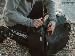 Bolsa lateral SysBag WP (impermeable) L - material: TPU / 27-40L / negro - SW-Motech