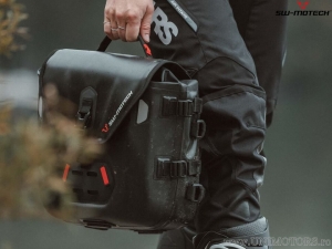 Bolsa lateral SysBag WP (impermeable) S con placa adaptadora derecha - material: EVA - TPU / 12-16L / negro - SW-Motech