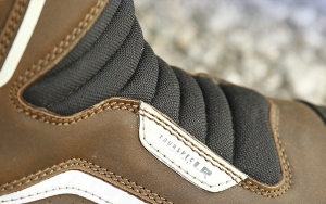 Botas de motocicleta Touring Unisex Seventy modelo SD-BT2 cor: marrom - Marrom, 48