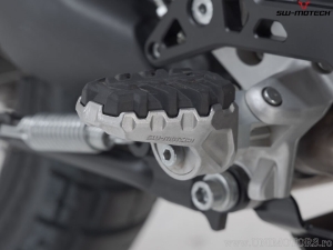 EVO Footpeg Set - stainless steel - rubber / silver-black - Ducati Multistrada V4 / V2 / DesertX - SW-Motech