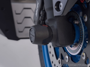 Front Wheel Axle Crashpad Set - material: polyamide - color: black - Suzuki GSX-8S ('22-) - SW-Motech