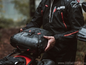 Geanta laterala SysBag WP (impermeabila) M cu placa adaptor dreapta - material: EVA - TPU / 17-23L / negru - SW-Motech