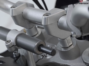 Kit rialzo manubrio 20 mm - materiale: alluminio - colore: argento - Ducati DesertX ('22-) - SW-Motech