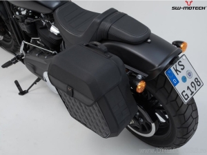 Left Side Legend Gear LH2 Saddlebag Set and SLH Mount - 25.5L - HARLEY-DAVIDSON Softail Fat Bob / S ('17-) - SW-Motech