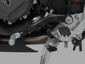 Pedale cambio in alluminio colore nero-argento - Triumph Tiger 900 modelli ('19-'23) - SW-Motech