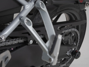 Protector de cadena - material: aluminio - color: negro - Triumph Tiger 900 / GT / Rally / Pro - SW-Motech