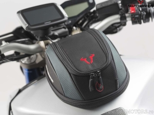 Quick-Lock EVO Tank Bag Mounting System - for 5-bolt cap - Ducati / Triumph / Yamaha models - SW-Motech