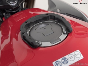 Quick-Lock PRO Tank Bag Mounting System - for 5-bolt cap - Honda models - SW-Motech