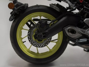Rear Wheel Axle Crashpad Set - material: polyamide - color: black - Yamaha MT-09 ('17-) - SW-Motech