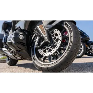 Road W GT Tire - 03011027