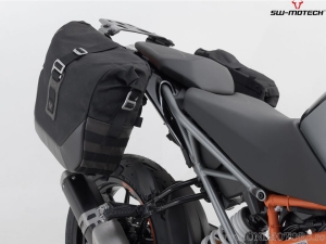 Set borse laterali Legend Gear Black Edition LC2 e supporti SLC - 27,0L - KTM 125 Duke ('21-) - SW-Motech