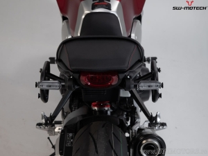 Set borse laterali Legend Gear Black Edition LC2 / LC1 e supporti SLC - 23,3L - Honda CB1000R ('21-) - SW-Motech
