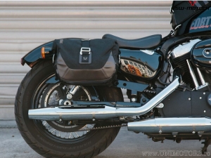 Set borse laterali Legend Gear LC2 / LC1 Black Ed. e supporti SLC - 23,3L - Harley-Davidson modelli Sportster ('04-) - SW-Motech