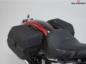 Set borse laterali Legend Gear LH2 / LH1 e supporti SLH - 45,0L - Harley-Davidson Softail Deluxe ('17-) - SW-Motech