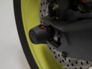 Set crashpad eje rueda trasera - material: poliamida - color: negro - Yamaha MT-09 ('17-) - SW-Motech