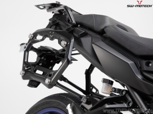 Set valigie laterali (sidecase) DUSC M (2x33L) e supporti PRO - 66.0L - Yamaha MT-09 Tracer / Tracer 900/GT - SW-Motech