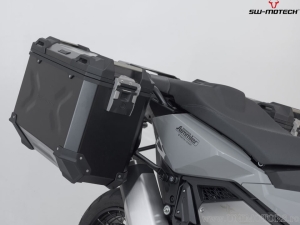 Set valigie laterali (sidecase) TRAX ADV L/M alluminio colore nero e supporti PRO - Honda X-ADV ('20-) - SW-Motech