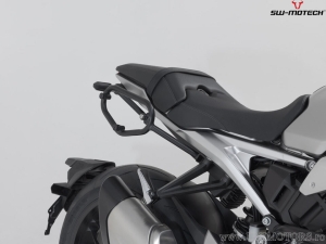 Soporte derecho para maleta lateral (sidecase) SLC - Honda CB1000R ('21-) - SW-Motech