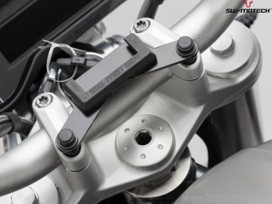 Suport GPS ghidon cu QUICK-LOCK si culoare neagra - BMW / Triumph models / Himalayan - SW-Motech