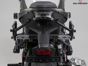 Supporto destro per valigia laterale (sidecase) SLC - Kawasaki Z900 ('16-) - SW-Motech