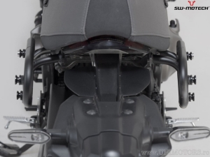 Supporto sinistro per valigia laterale (sidecase) SLC - Yamaha XSR900 ('21-) - SW-Motech